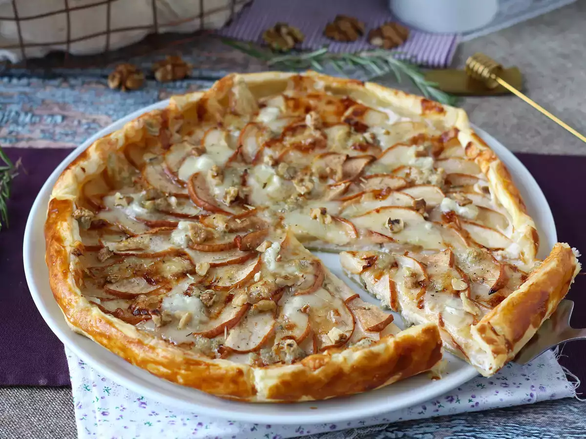 Pita iz hrušk, gorgonzole in orehov: neustavljiva sladko-slana kombinacija - fotografija 4