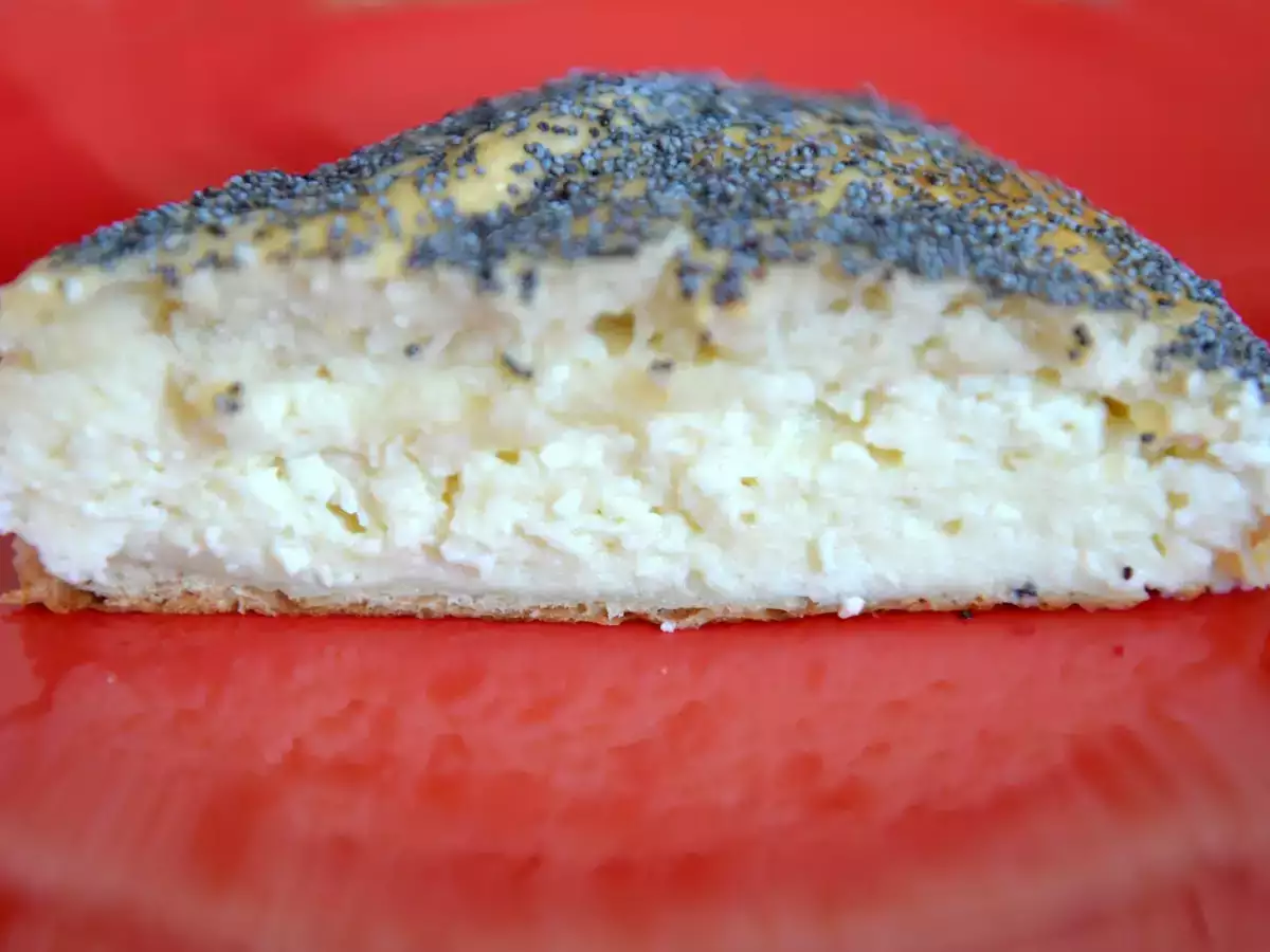 Pita s sladkim sirom in jogurtom v makovi skorjici - fotografija 4