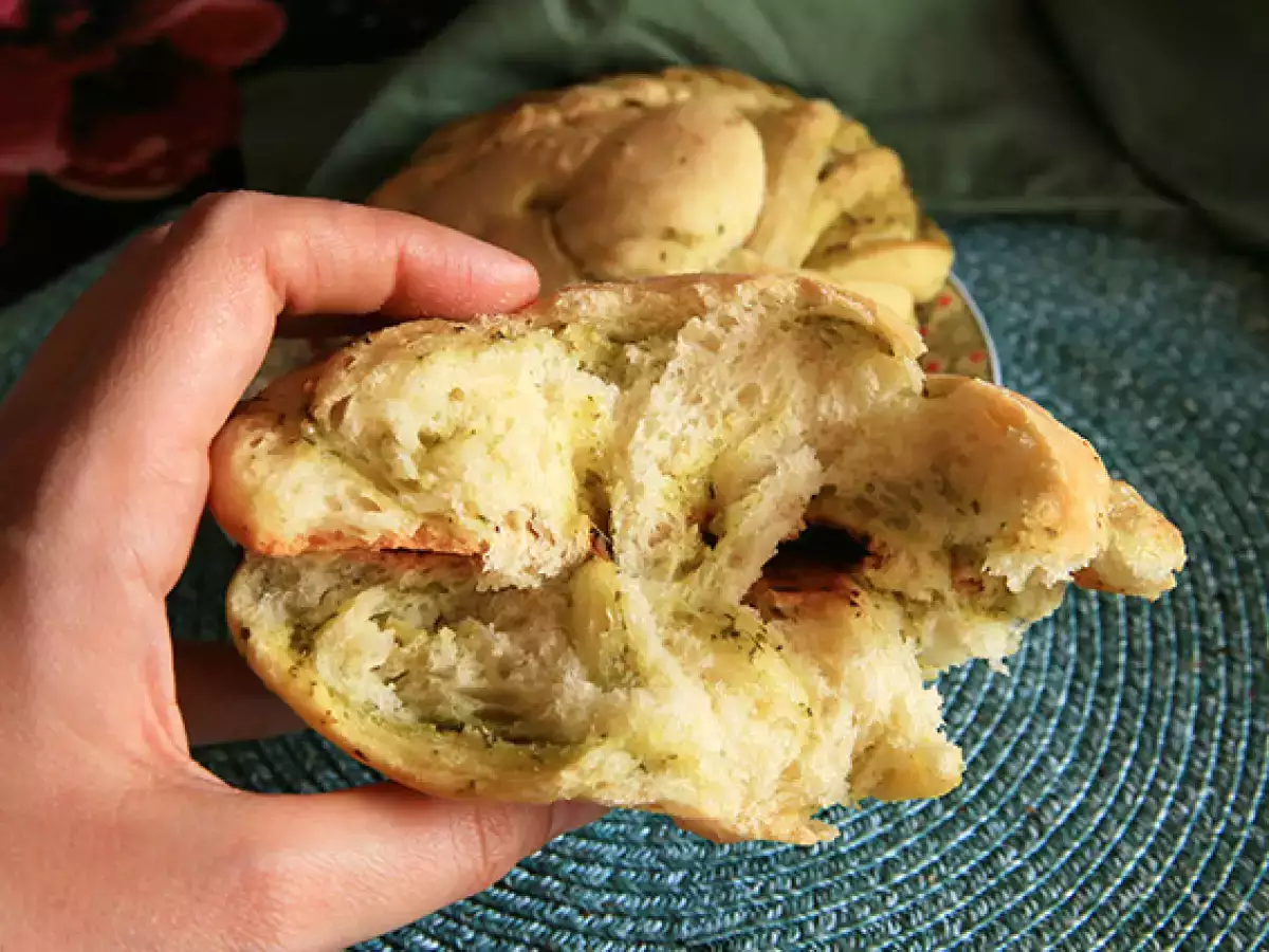 Pleteni kruhki z zelenim pestom - fotografija 2