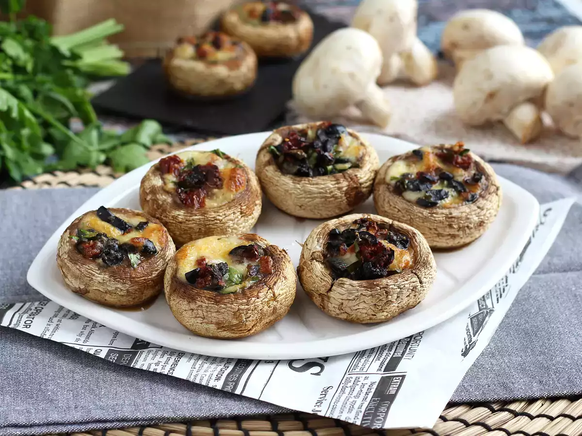 Polnjeni pečeni šampinjoni (odlična ideja za aperitiv) - fotografija 3