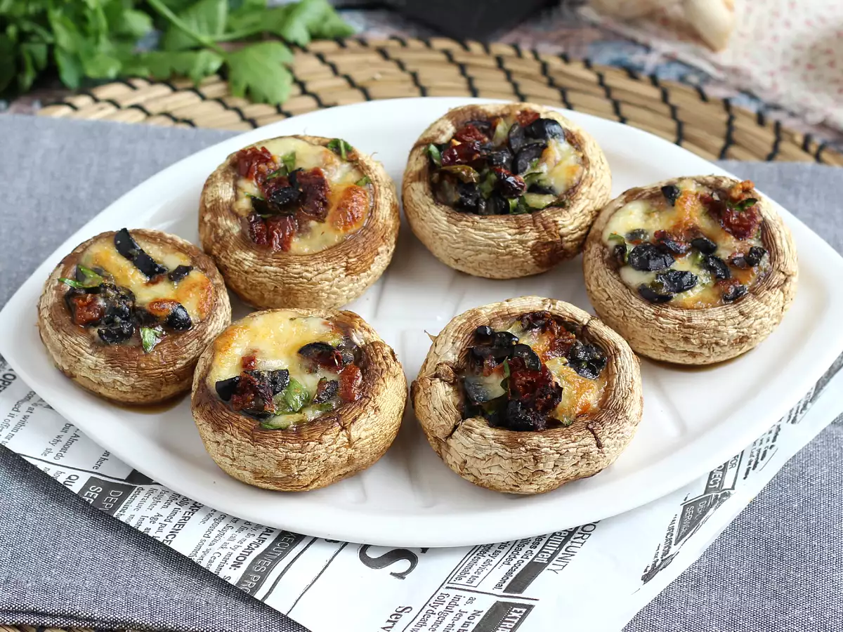 Polnjeni pečeni šampinjoni (odlična ideja za aperitiv) - fotografija 5