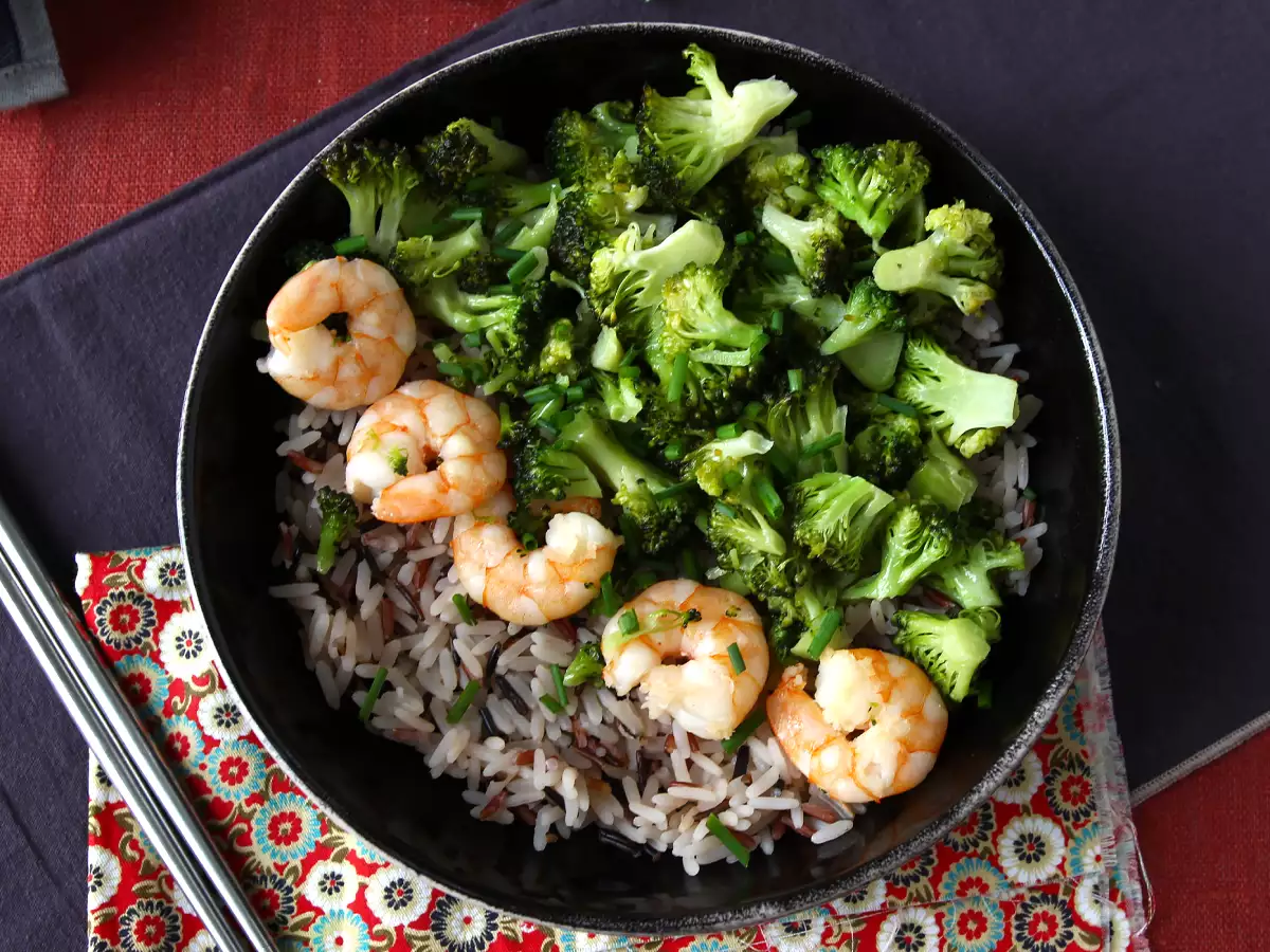 Polnozrnati riž z brokolijem in kozicami! Enostavno in uravnoteženo - fotografija 3