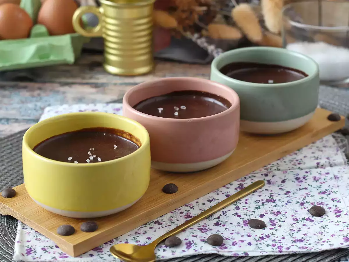 Popoln čokoladni mousse, izjemno razkošen s ščepcem soli - fotografija 5