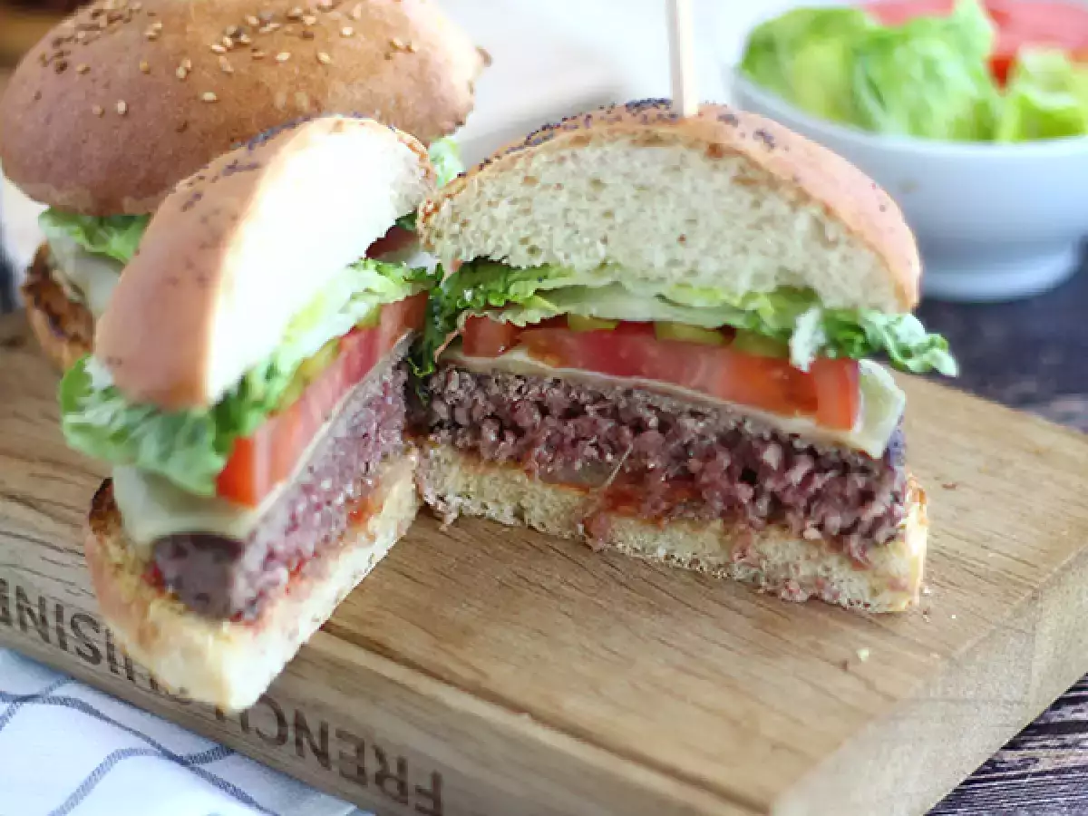 Preprost in hiter domači burger - fotografija 3