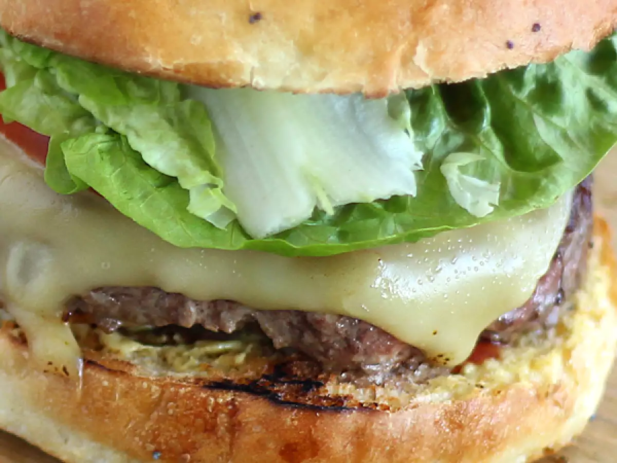 Preprost in hiter domači burger - fotografija 4