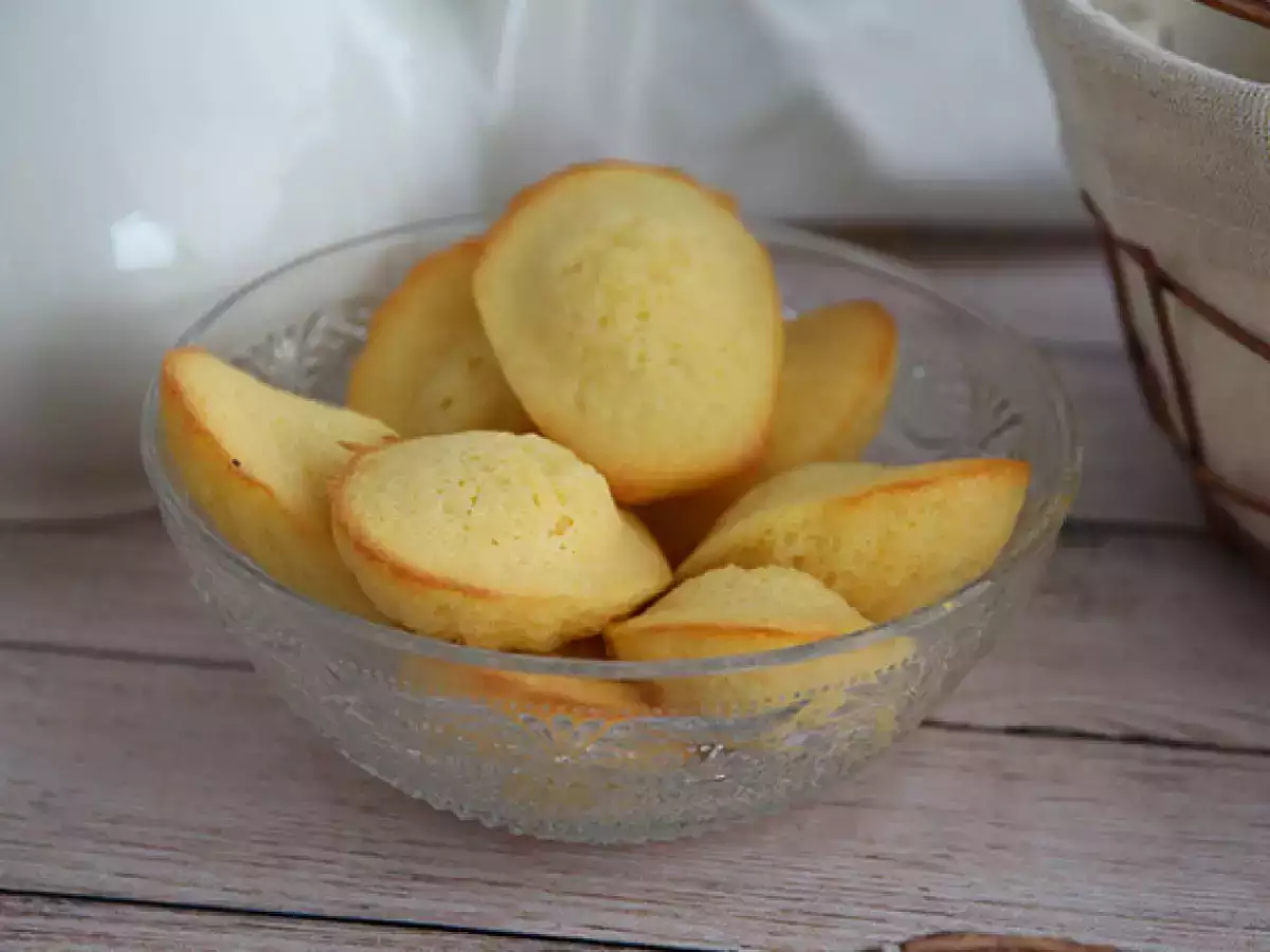 Preprost recept za mehke navadne madeleine - fotografija 3