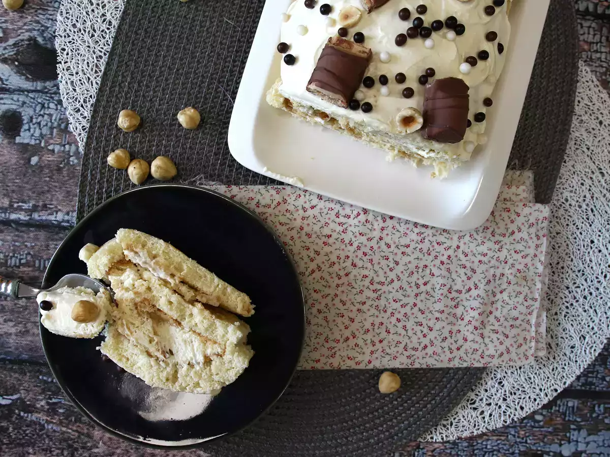 Preprost zvitek z okusom Kinder Buena – kot nalašč za rojstnodnevno torto ali božično rolado! - fotografija 2