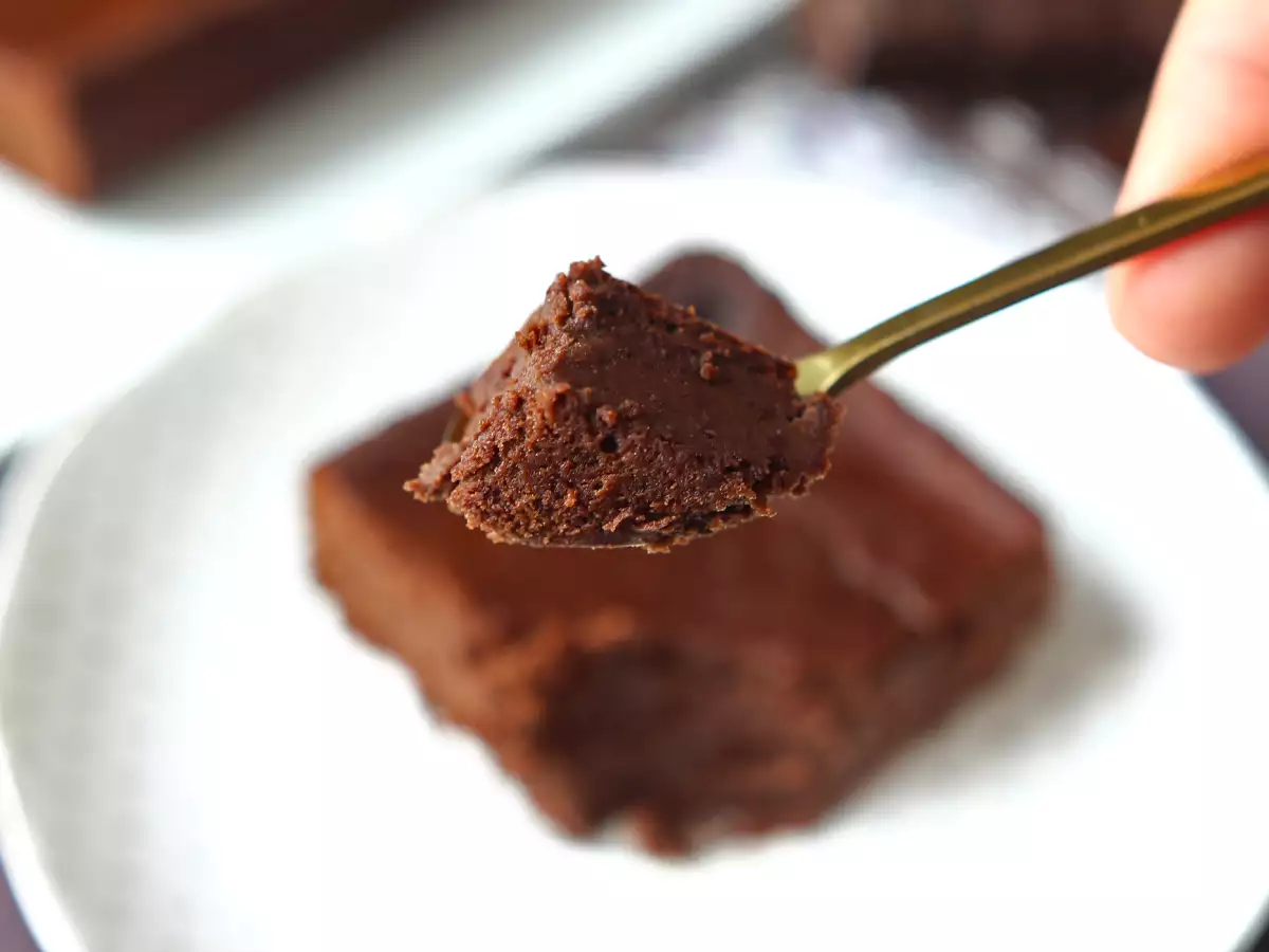 Proteinski čokoladni brownie z rdečimi fižoli - fotografija 2