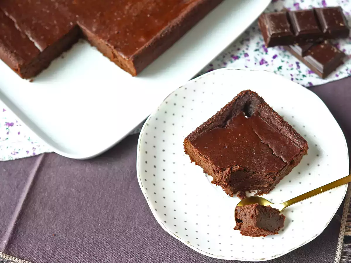 Proteinski čokoladni brownie z rdečimi fižoli - fotografija 7
