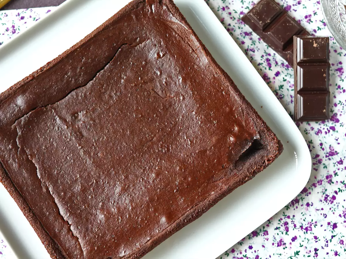 Proteinski čokoladni brownie z rdečimi fižoli - fotografija 8