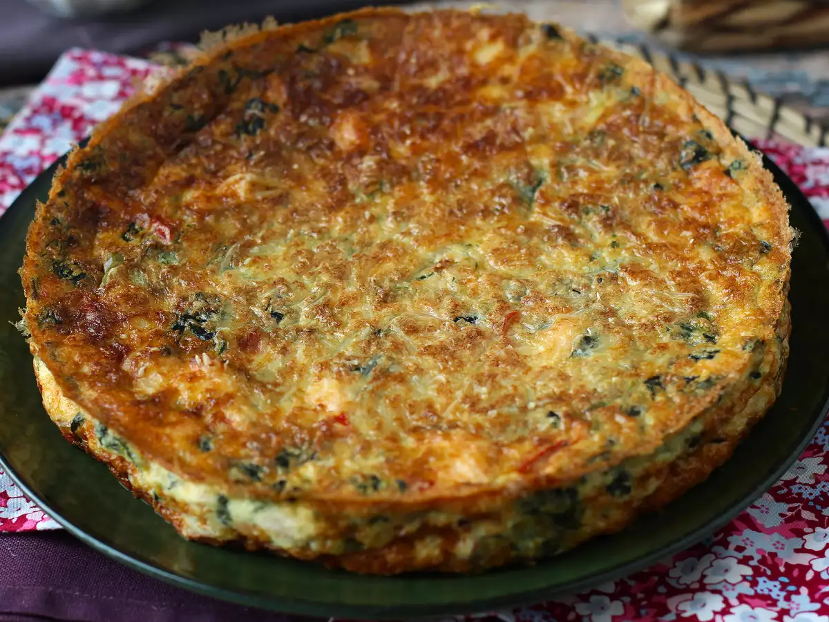 Quiche brez testa z lososom, špinačo in skuto - fotografija 2