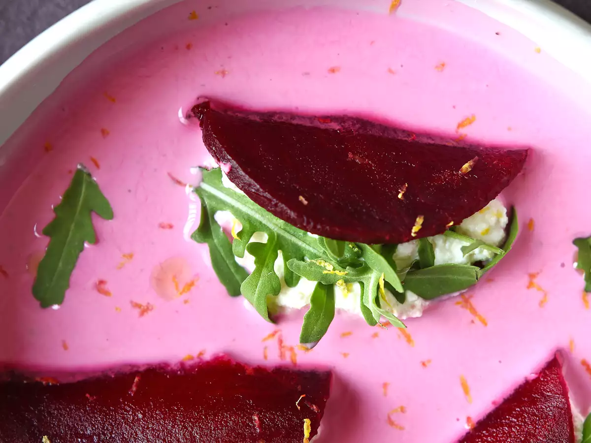 Ravioli iz rdeče pese, preprosta in elegantna predjed - fotografija 5