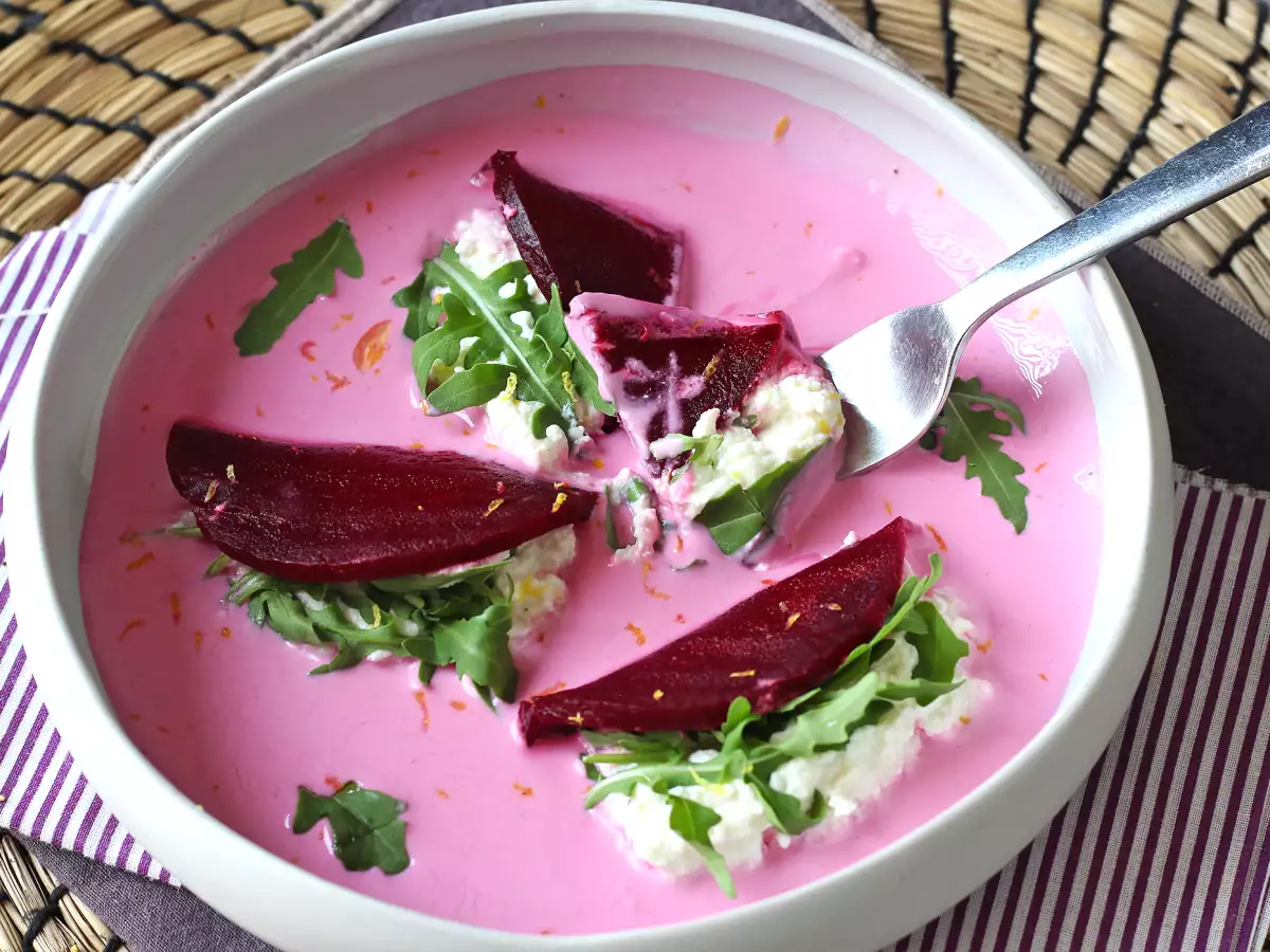 Ravioli iz rdeče pese, preprosta in elegantna predjed - fotografija 6