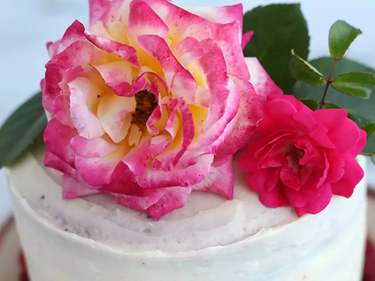 Rdeča žametna torta - fotografija 2