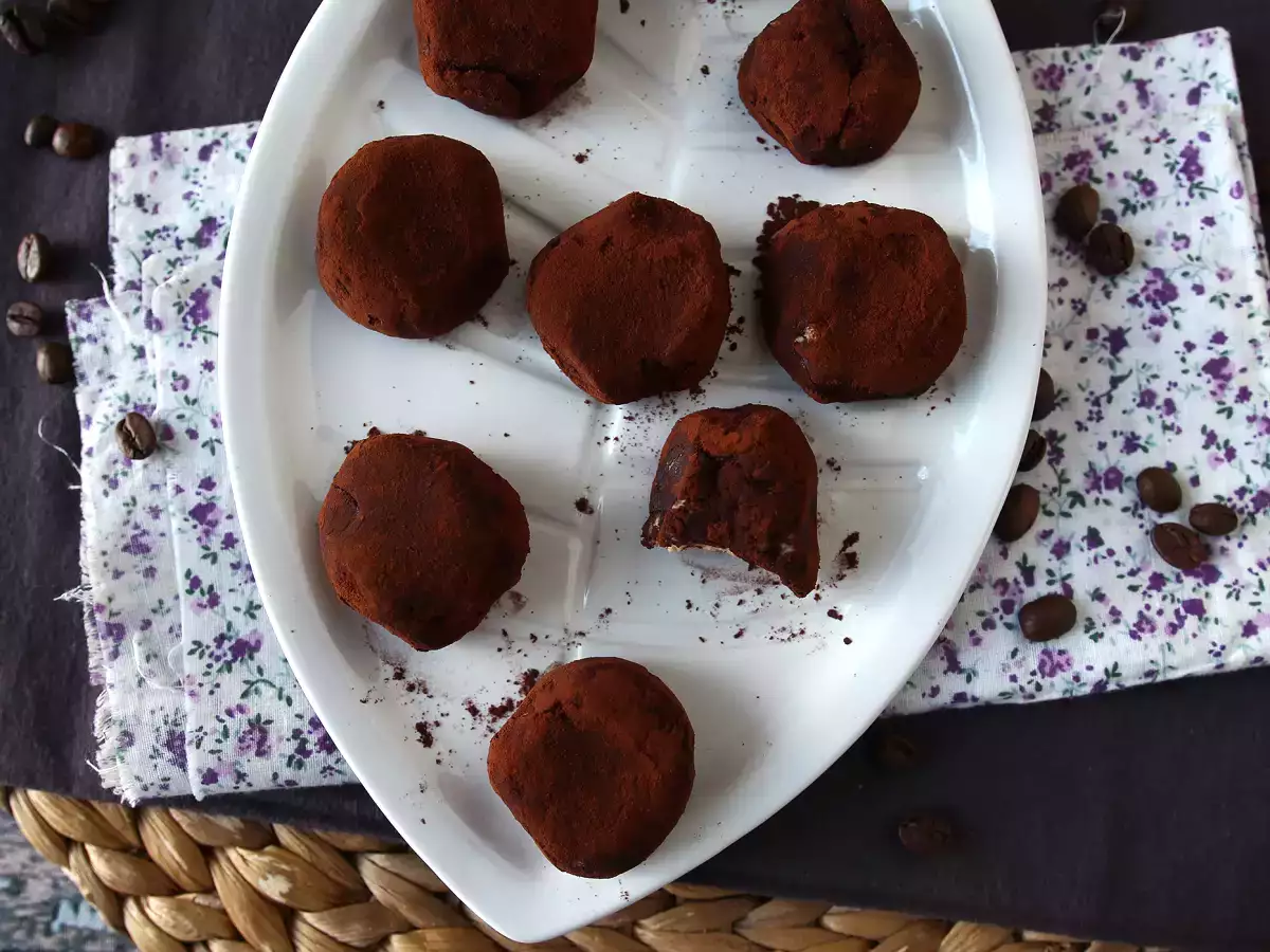 Rožniki v slogu Tiramisu, popolna italijanska sladica v mini porcijah, ki se poda k vaši kavi! - fotografija 2