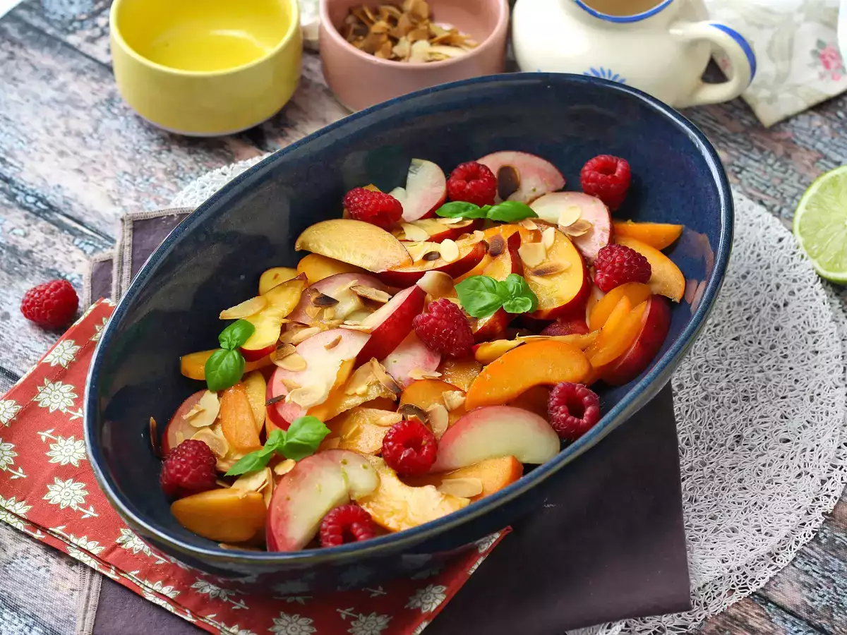 Sadna solata: breskev, marelica, malina in drugo! - fotografija 5