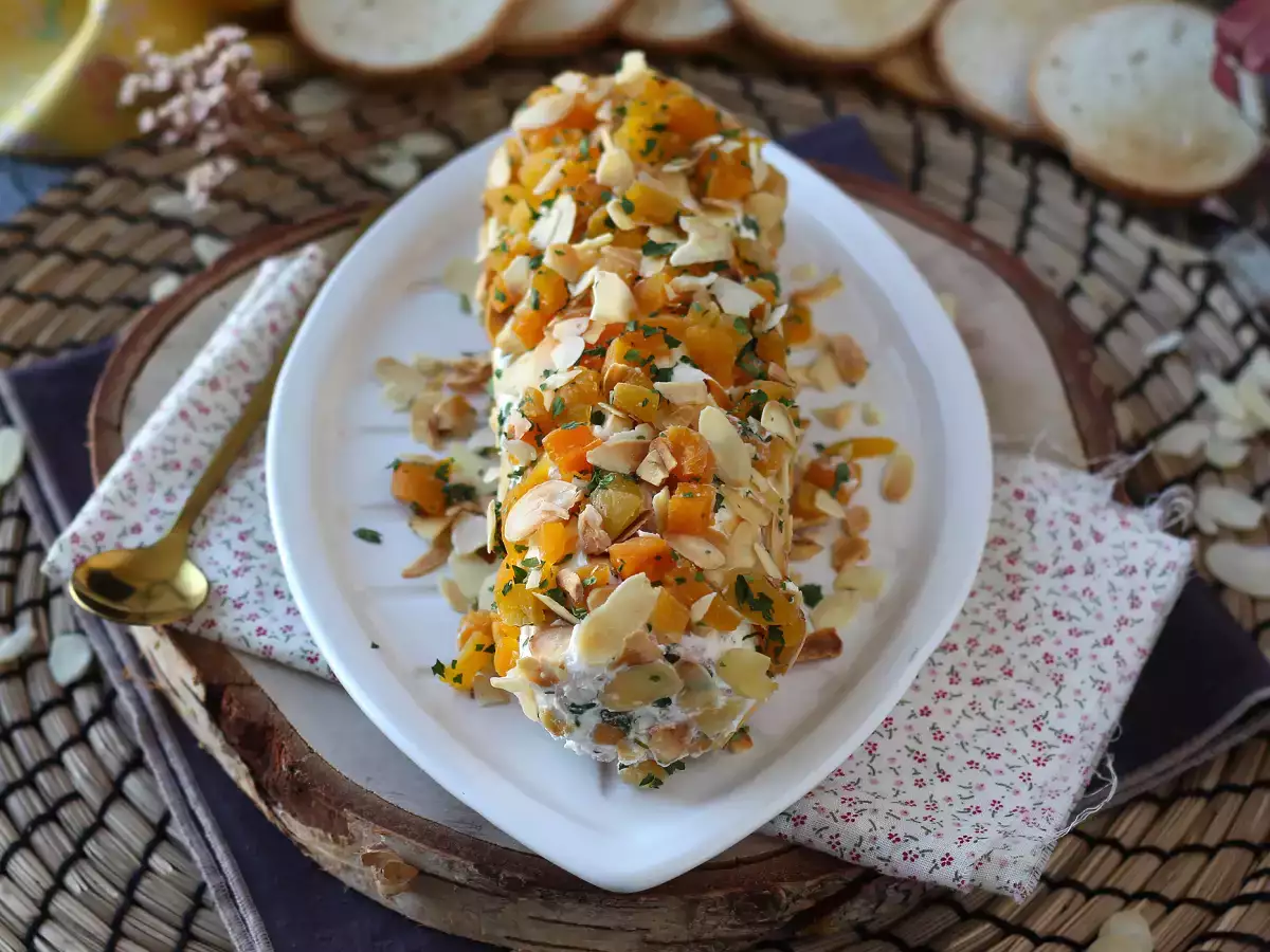 Salama iz kremnega sira z marelicami in mandlji: odlična predjed za zabavo! - fotografija 4