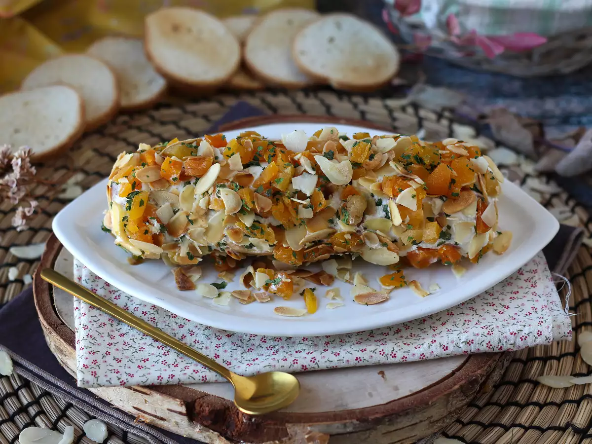 Salama iz kremnega sira z marelicami in mandlji: odlična predjed za zabavo! - fotografija 5