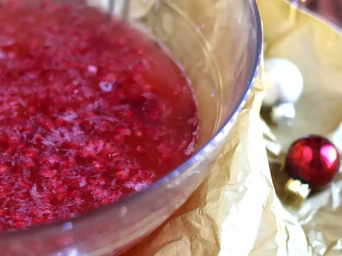 Šampanjska juha z malinami - fotografija 4