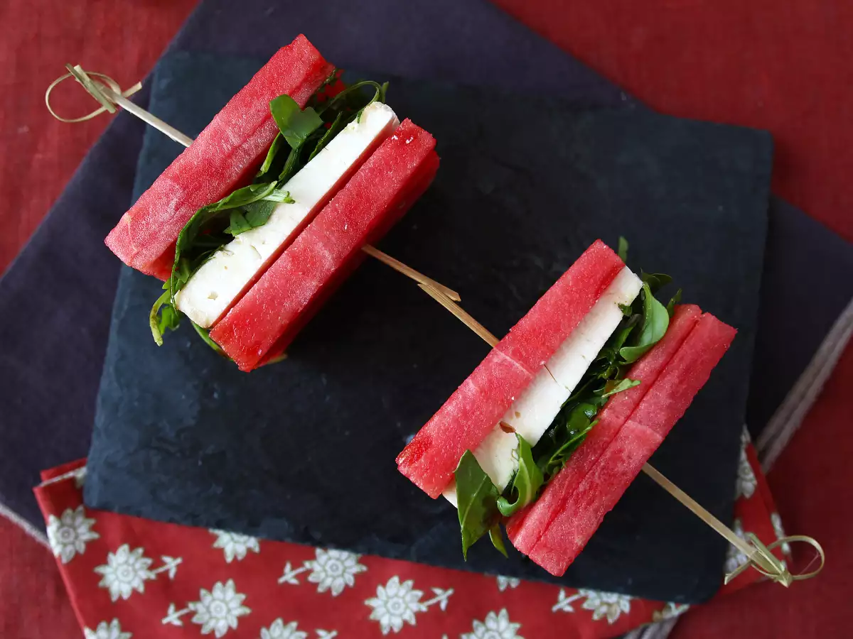 Sendvič z lubenico, feto in rukolo – viralni, osvežujoč poletni recept! - fotografija 2