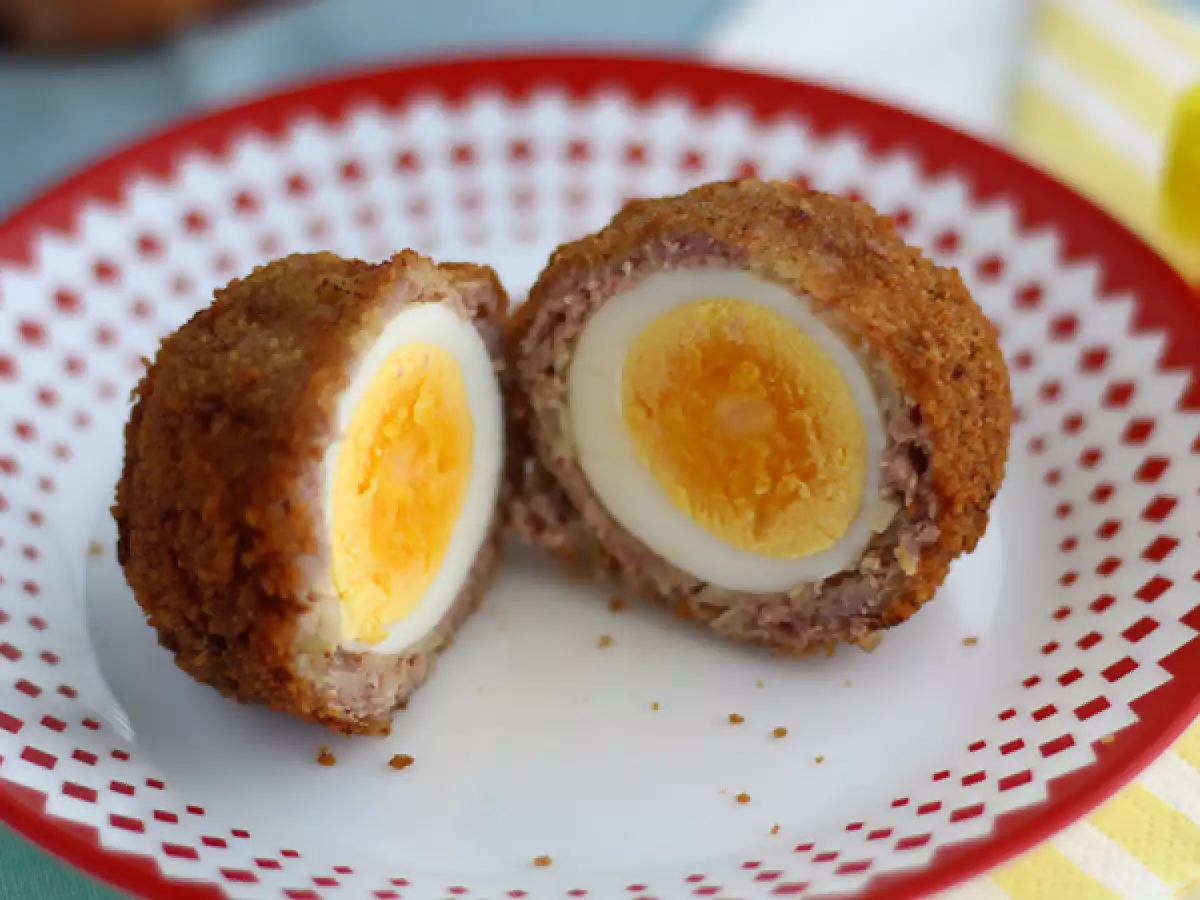 Škotska jajca (Scotch eggs) – jajca v paniranem mesnem ovoju - fotografija 2