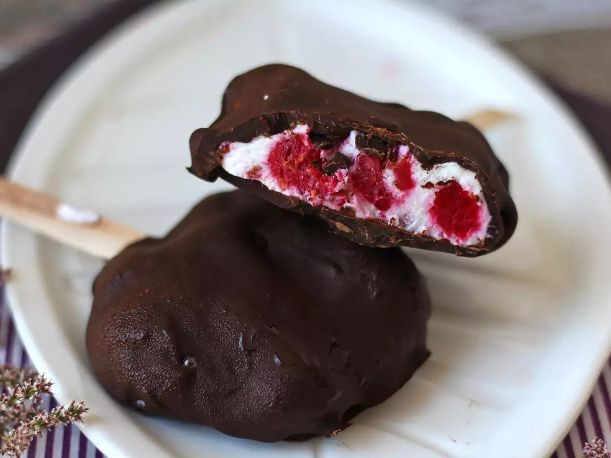 Skyr, maline in čokoladni sladoled. Zdrav prigrizek za sončne dni! - fotografija 6