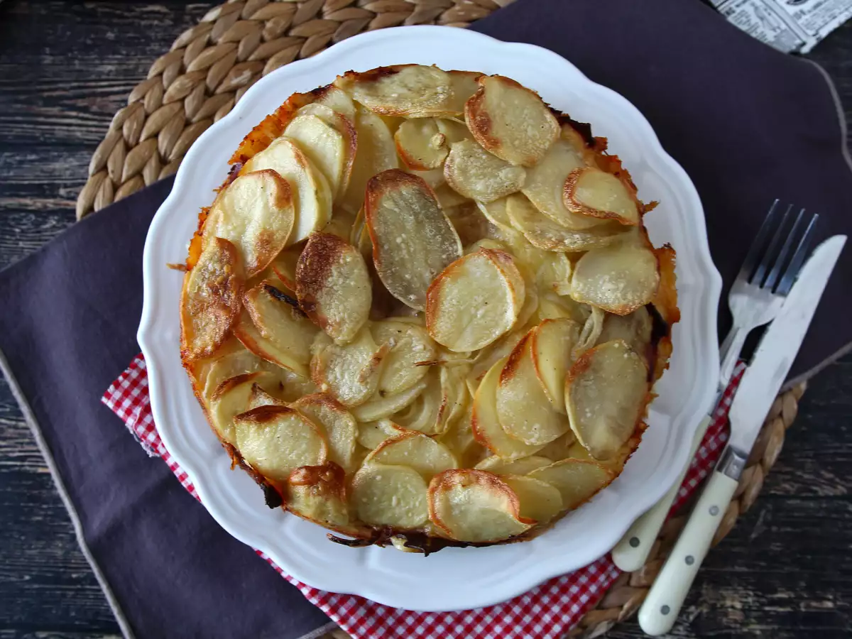 Slana krompirjeva torta s sirom raclette - fotografija 4