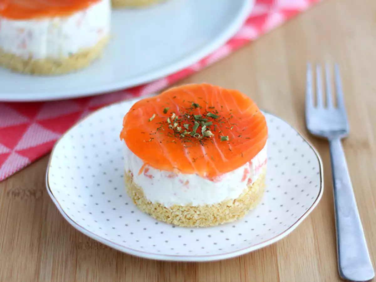 Slani cheesecaki z dimljenim lososom