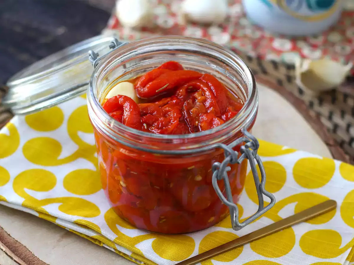 Solata s praženo papriko v zračnem cvrtniku - fotografija 3