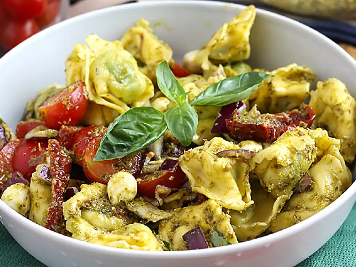 Solata s tortelini in pestom - fotografija 5