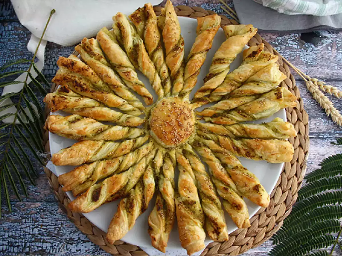 Sonček iz listnatega testa s pestom