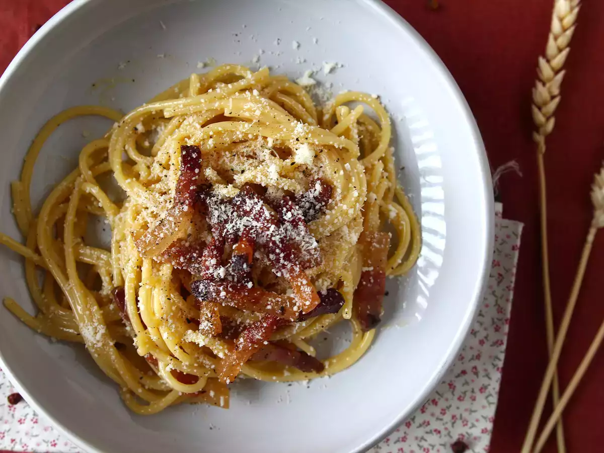 Spaghetti alla carbonara, pravi italijanski recept za ogljikove hidrate! - fotografija 5
