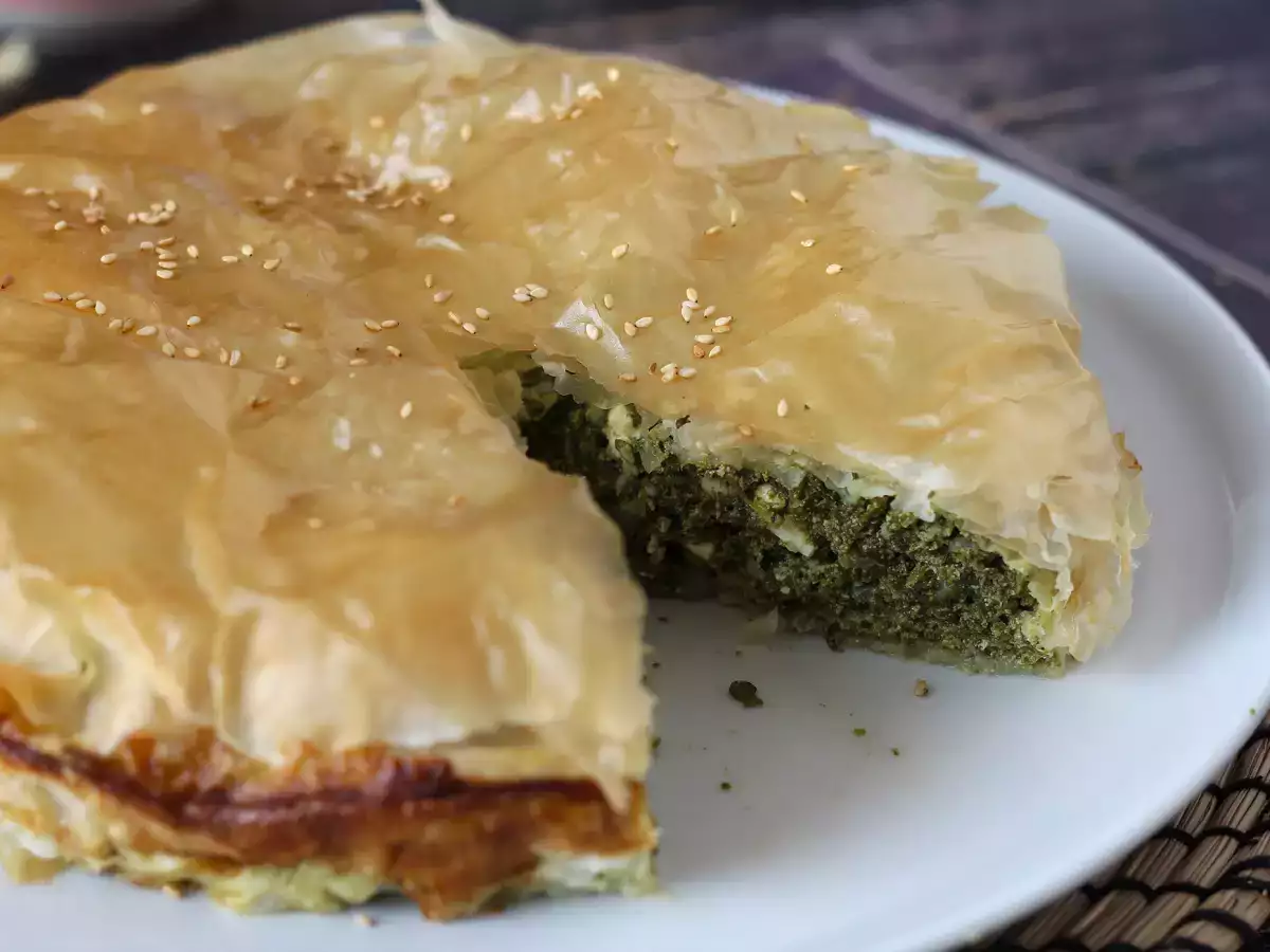 Spanakopita, izjemno preprosta grška pita s špinačo in sirom feta - fotografija 2