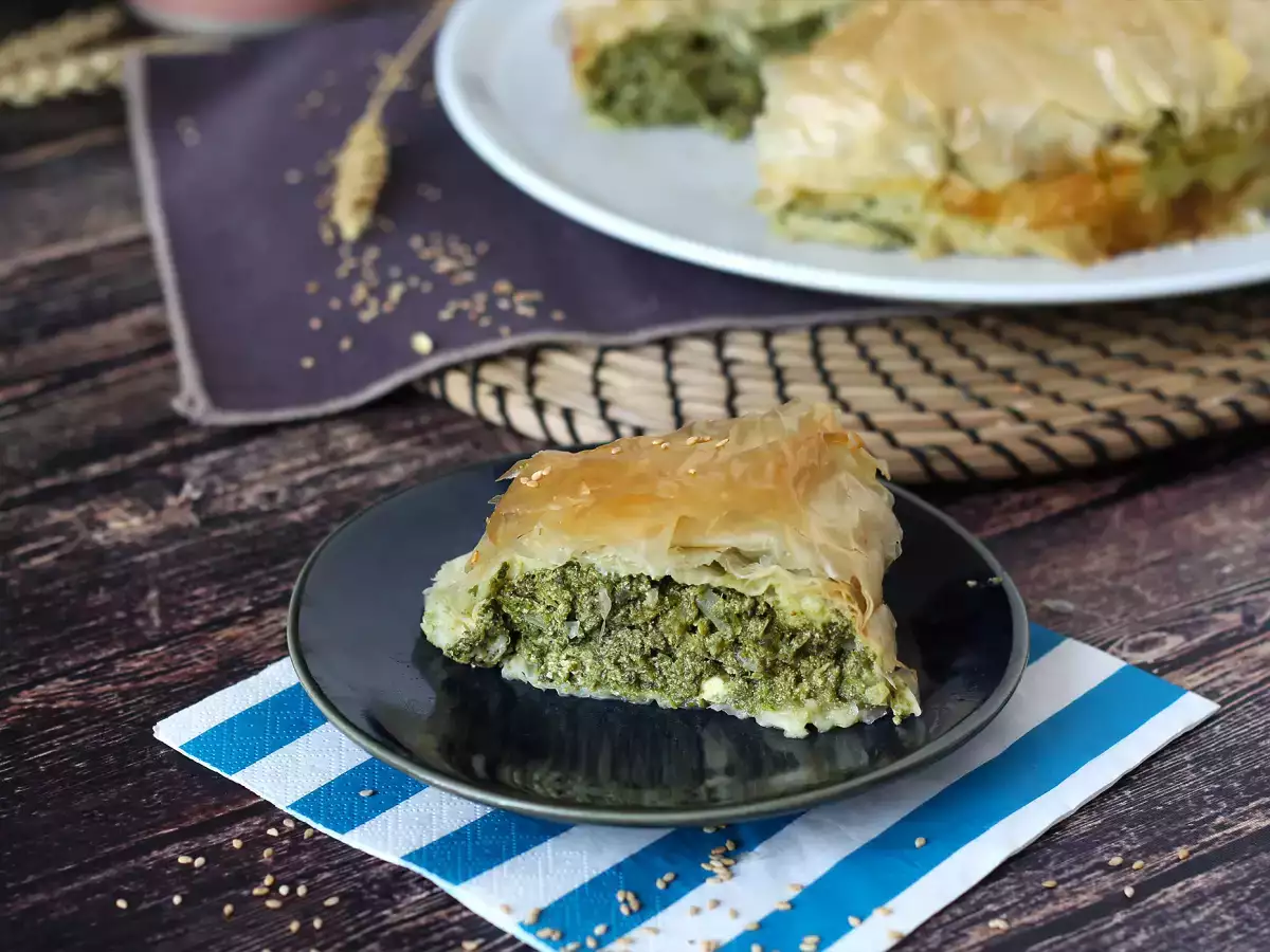 Spanakopita, izjemno preprosta grška pita s špinačo in sirom feta - fotografija 3