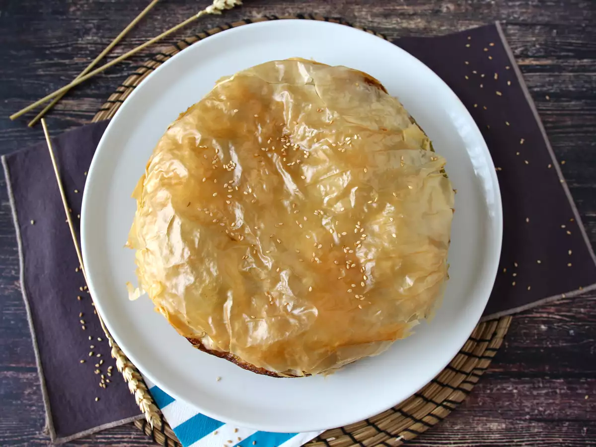 Spanakopita, izjemno preprosta grška pita s špinačo in sirom feta - fotografija 4