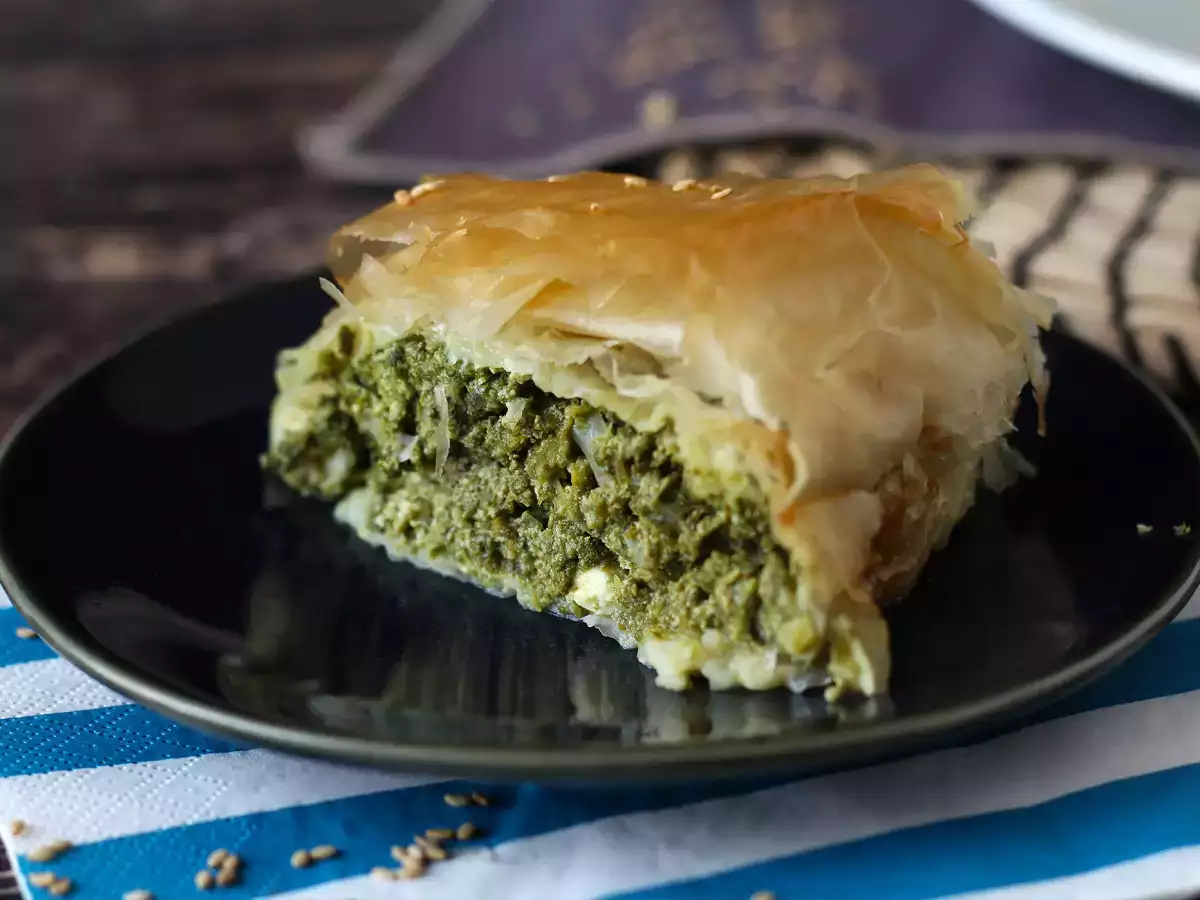 Spanakopita, izjemno preprosta grška pita s špinačo in sirom feta - fotografija 5