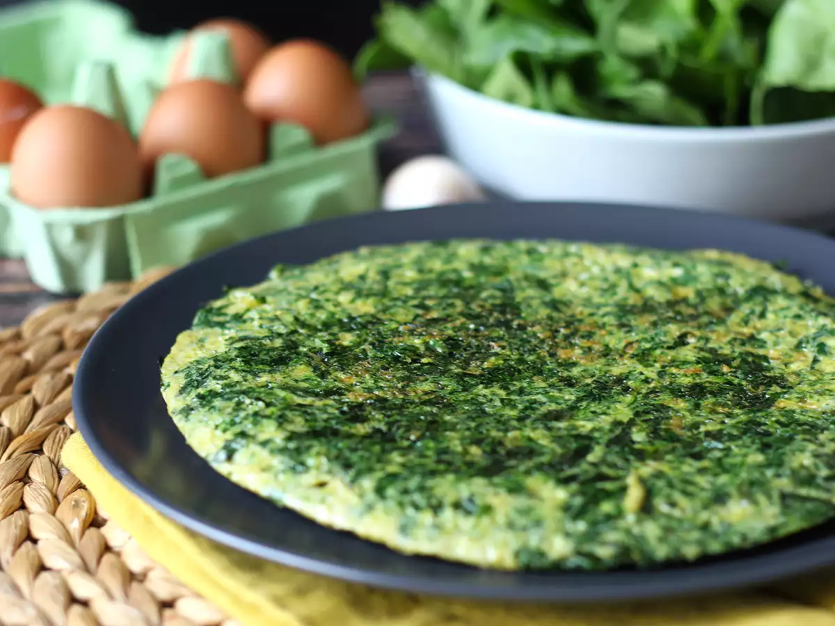 Špinačna omleta – enostavna in okusna vegetarijanska glavna jed