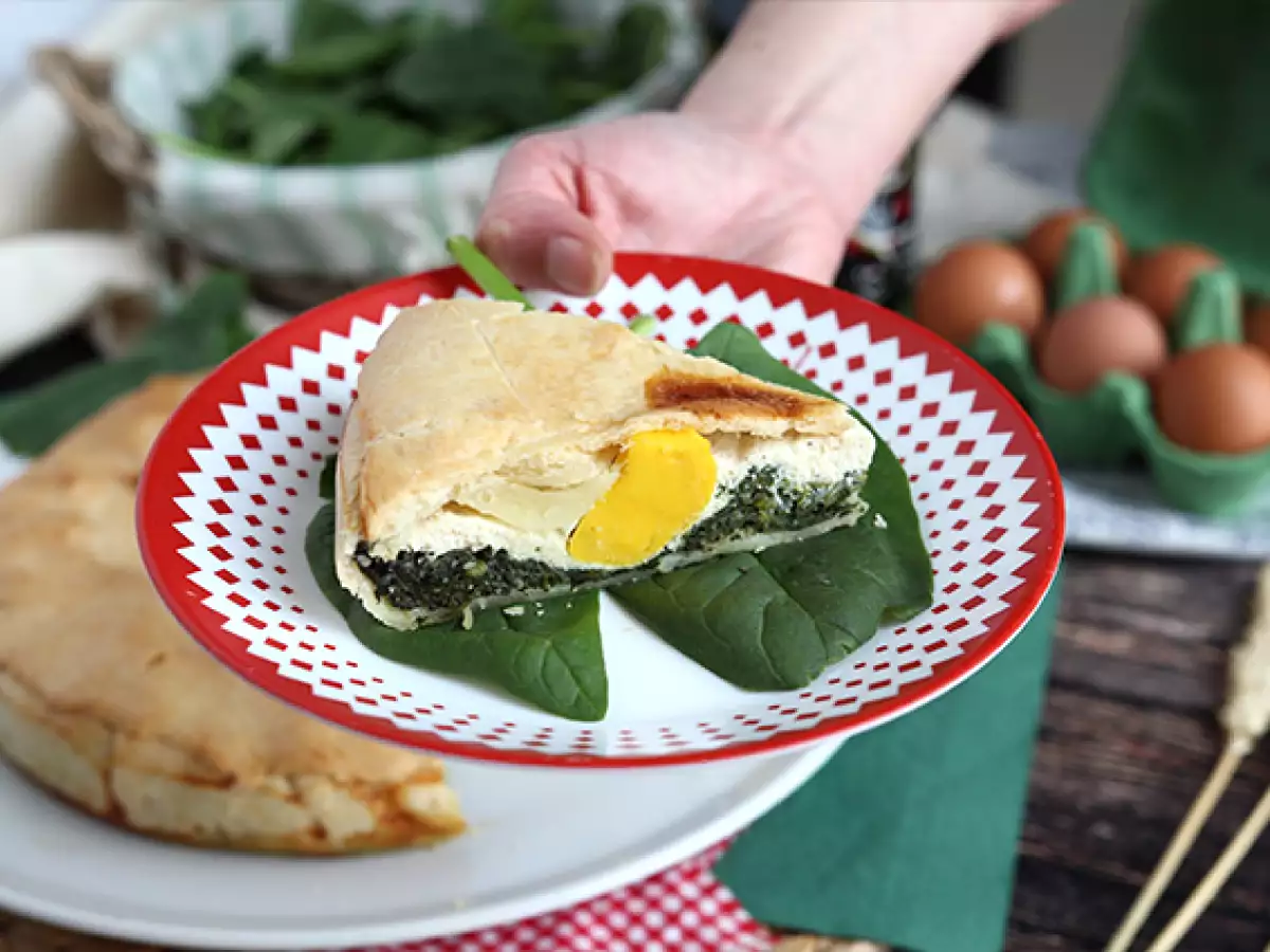 Špinačna pita z rikoto in jajci – italijanska Torta Pasqualina - fotografija 2