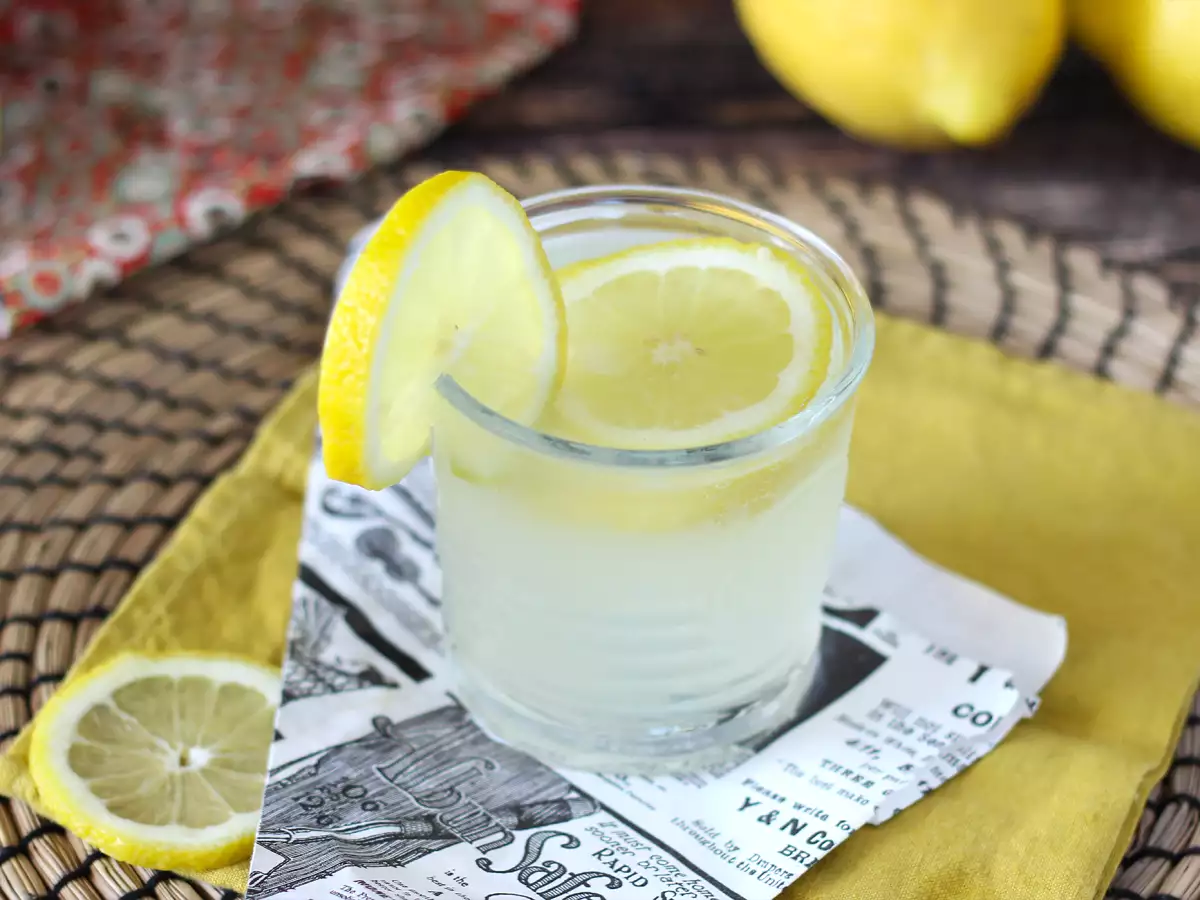 Spritz z limoncellom – popoln poletni koktajl! - fotografija 3