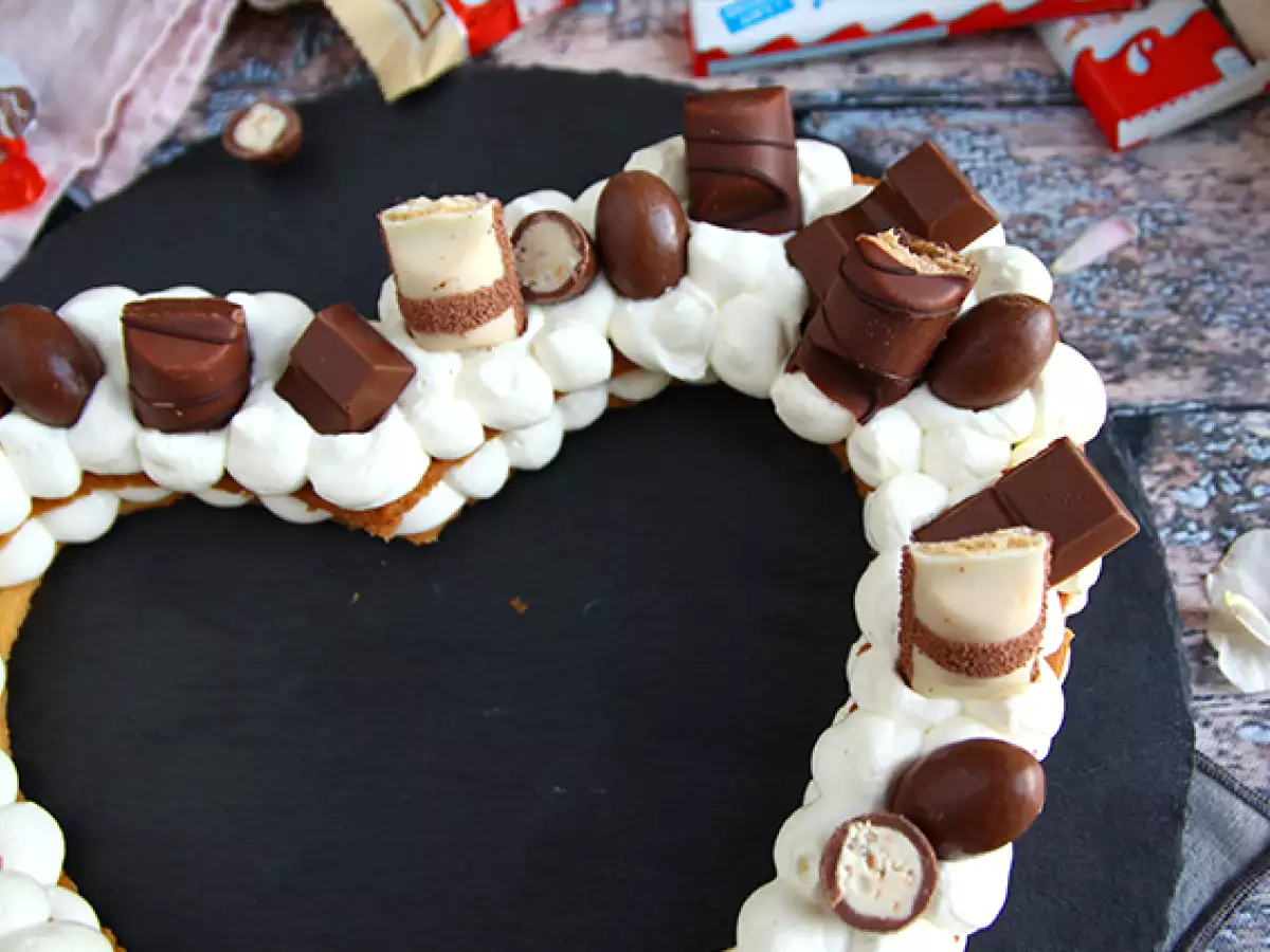 Srčna torta Kinder – krhka srčna torta za valentinovo - fotografija 3