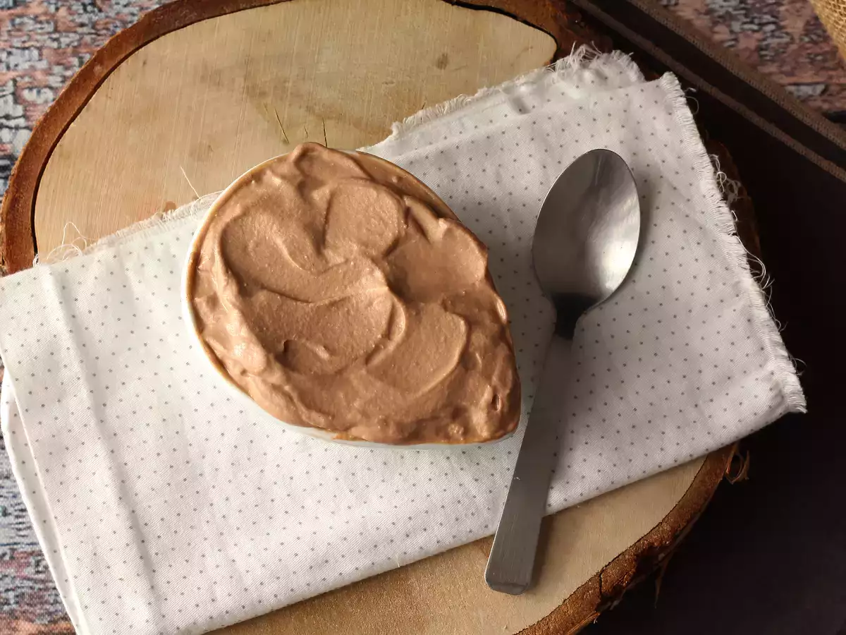 Stepena krema z Nutello za nadev tort in večnadstropnih tort - fotografija 3