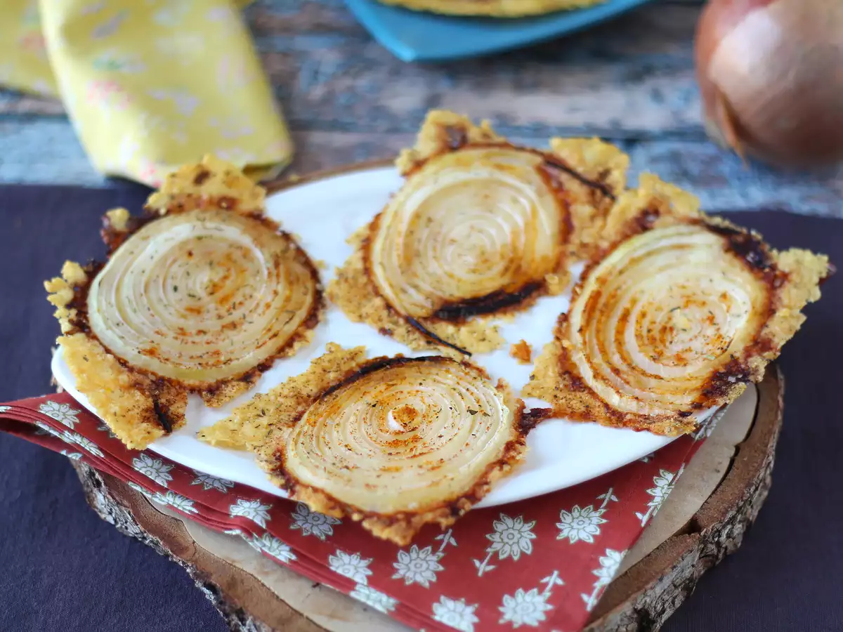 Super hrustljav domači čips s čebulo in parmezanom - fotografija 2