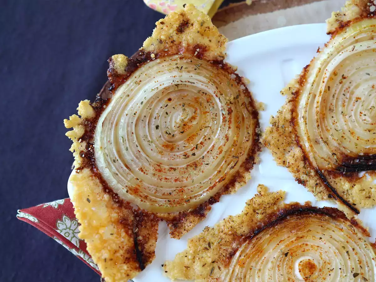 Super hrustljav domači čips s čebulo in parmezanom - fotografija 3