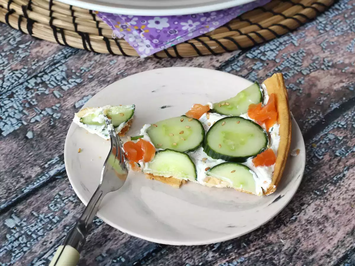 Super osvežujoč poletni tart: rikota, kumare in dimljeni losos - fotografija 2