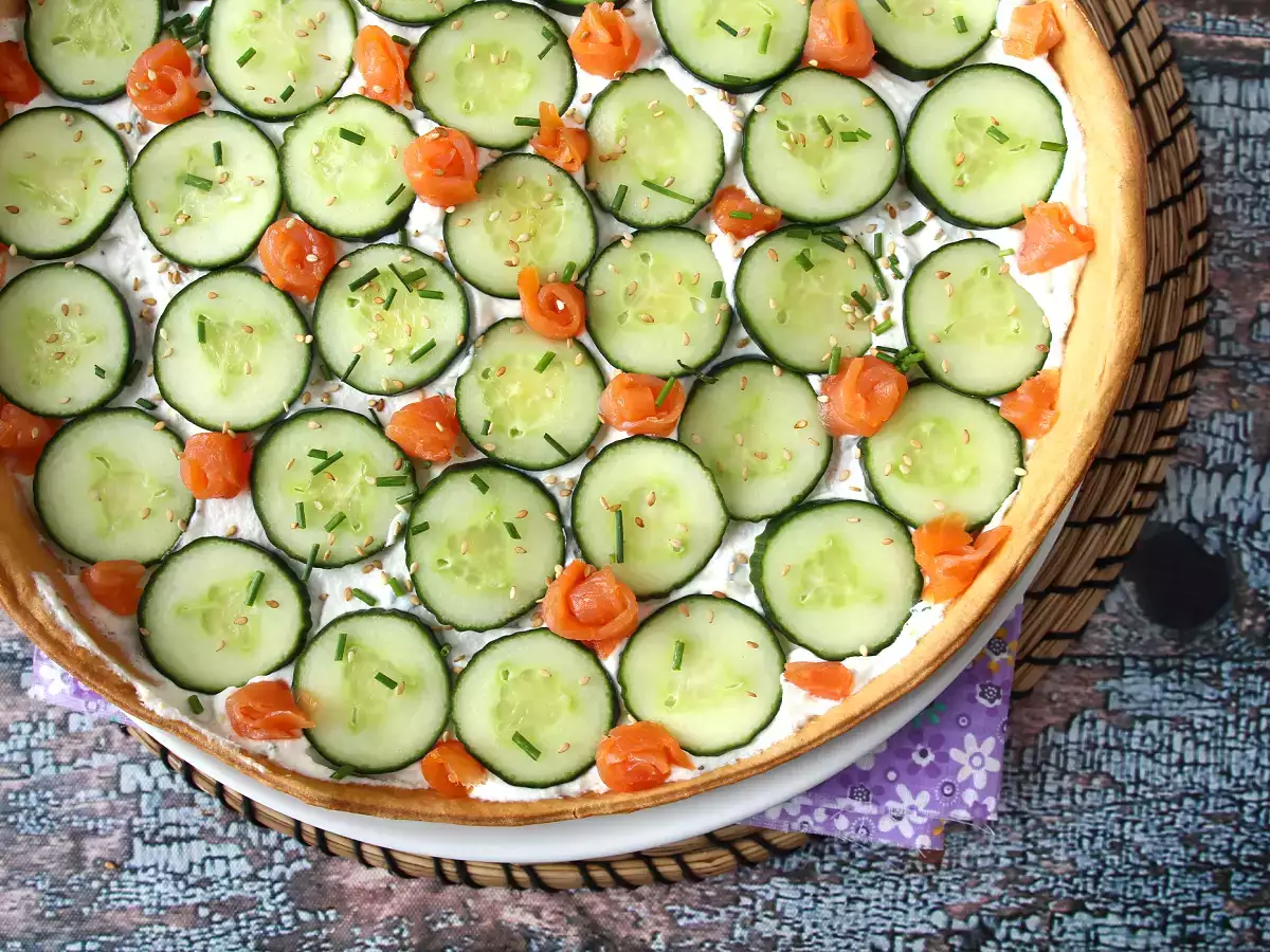 Super osvežujoč poletni tart: rikota, kumare in dimljeni losos - fotografija 3