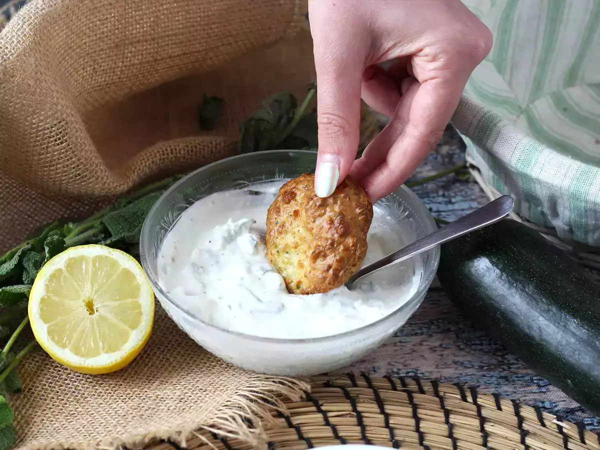 Super svež jogurt, feta, limona in metina omaka! - fotografija 4