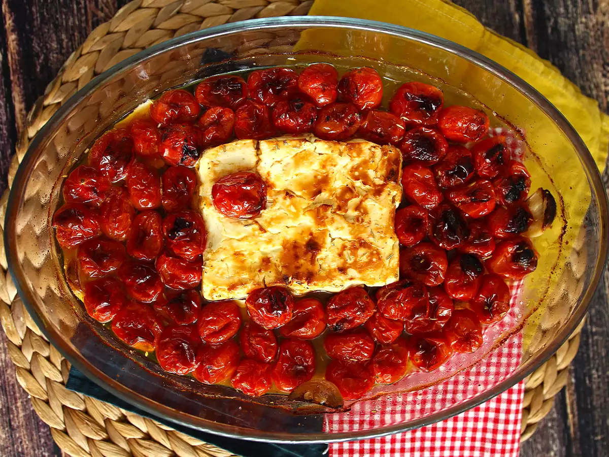 Tagliatelle feta češnjev paradižnik - pečene testenine s feto - fotografija 4