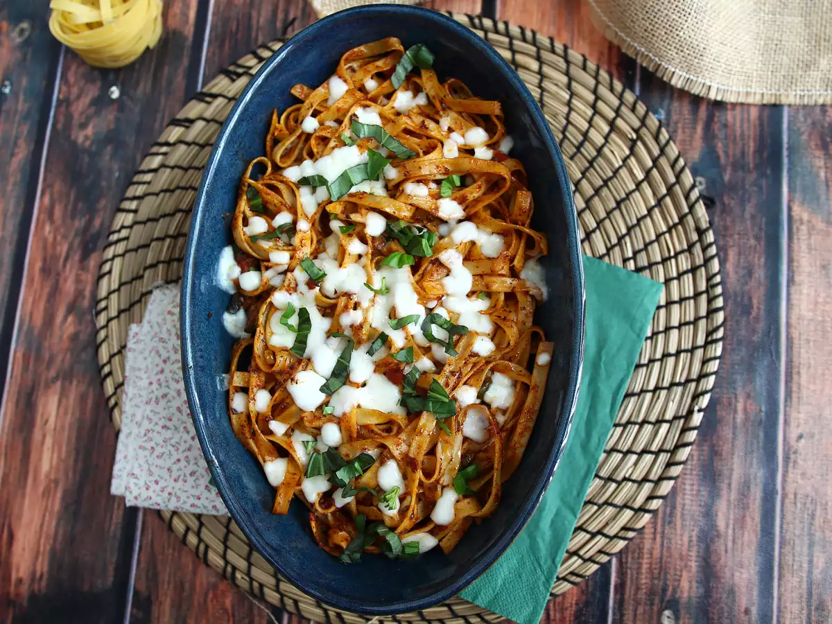 Tagliatelle iz pečice: recept proti zavrženi hrani za porabo ostankov testenin - fotografija 3