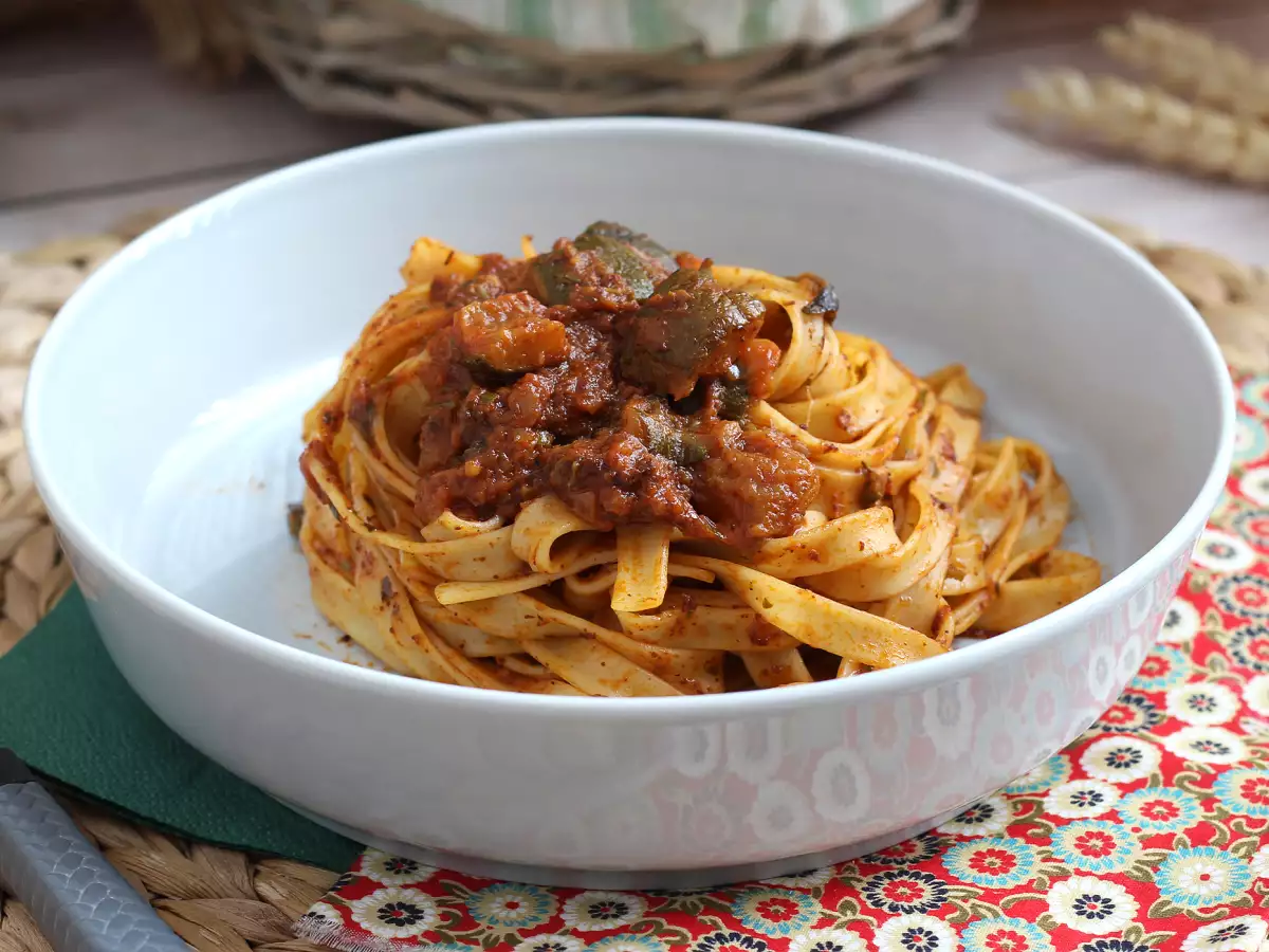 Tagliatelle z bučkinim ragujem – vegetarijanska glavna jed, ki jo obožujejo vsi! - fotografija 2