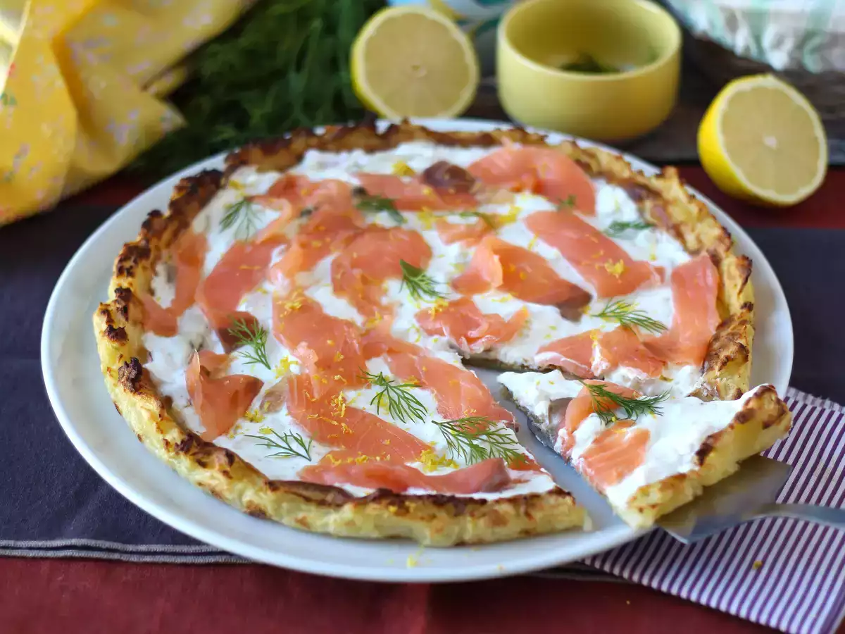 Tarta iz dimljenega lososa s krompirjevo osnovo - fotografija 5